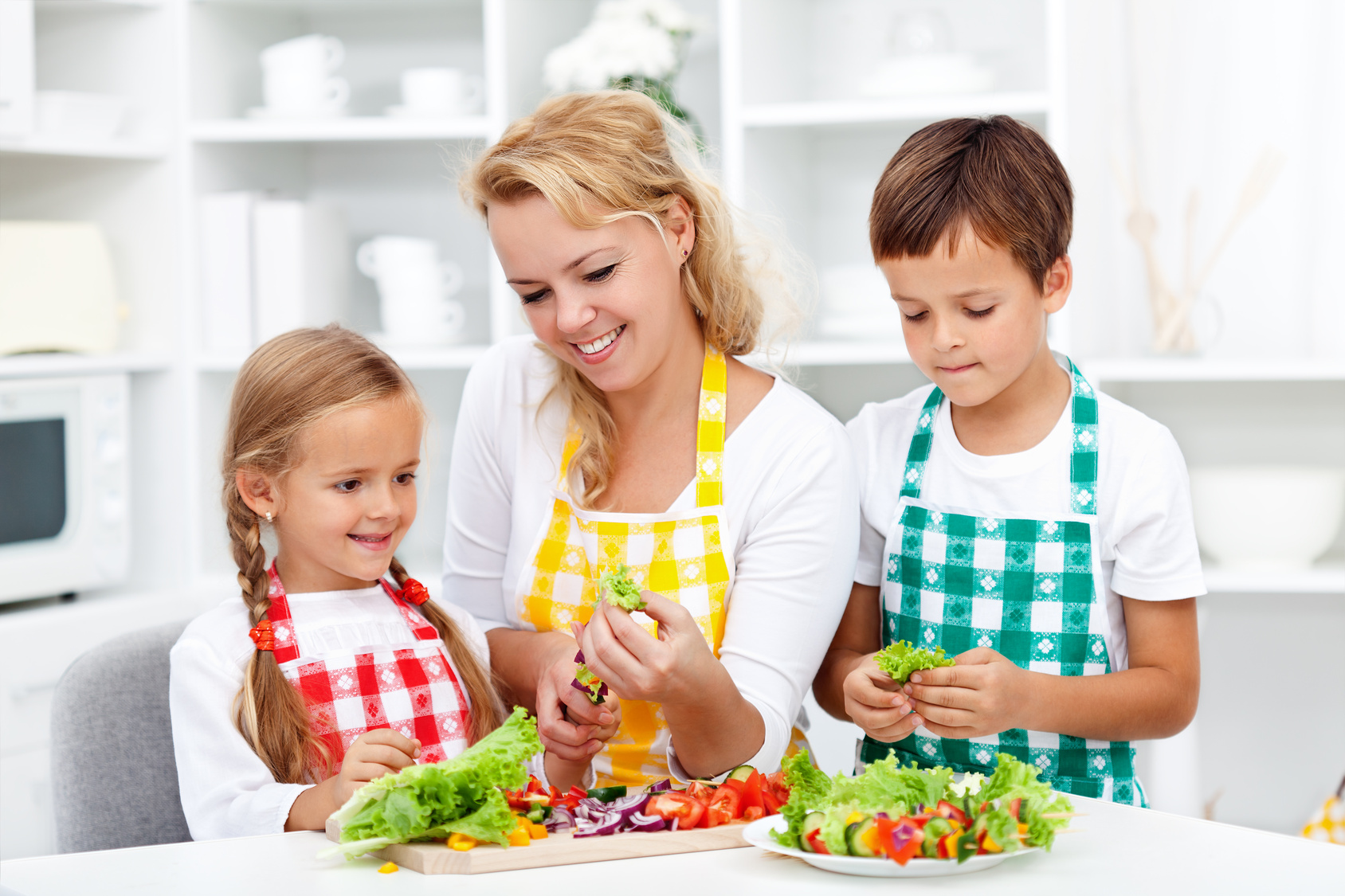 Съесть улыбаться. Готовим вместе с детьми. Кухня для детей. Кулинария для детей. Готовим вместе с мамой.