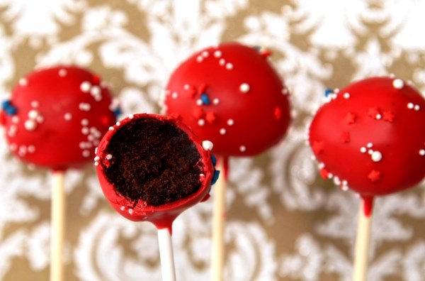 Valentine's Cake Pops